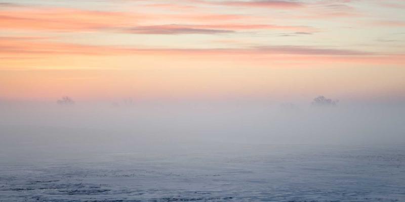 专业篮球鞋与普通运动鞋的区别：奥思龙运动商城深度剖析科技与性能