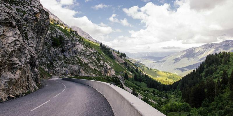 家庭健身角打造指南：从空间规划到有氧与力量训练器材的搭配方案
