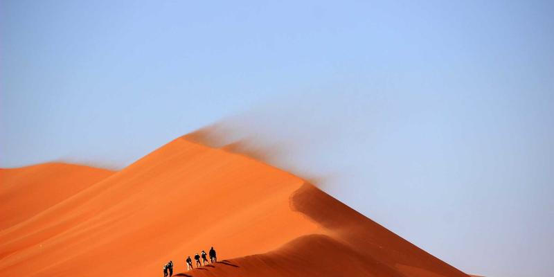 户外运动装备选购指南：从登山用品到专业运动商城的全方位解析